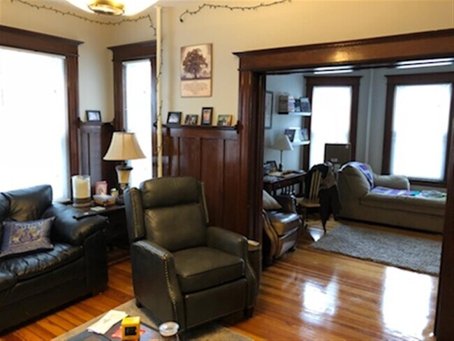 Foto del edificio - 191 College Ave