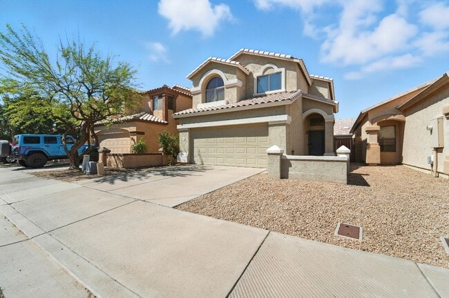 Building Photo - Spacious Avondale Home in Gated Community ...