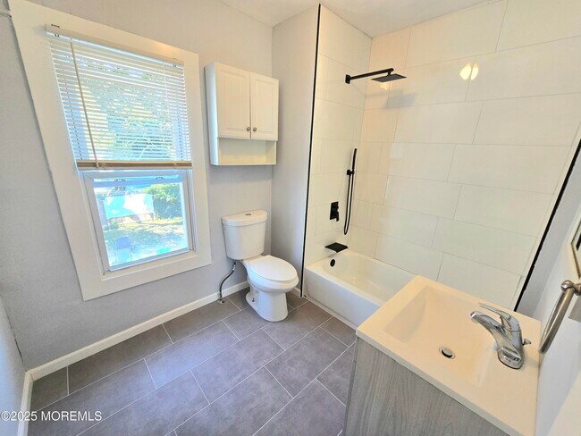 Foto del edificio - 513 Sewall Ave