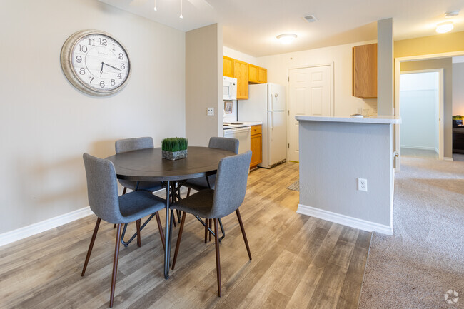 Model dining room - Stratford Place at Brownstown