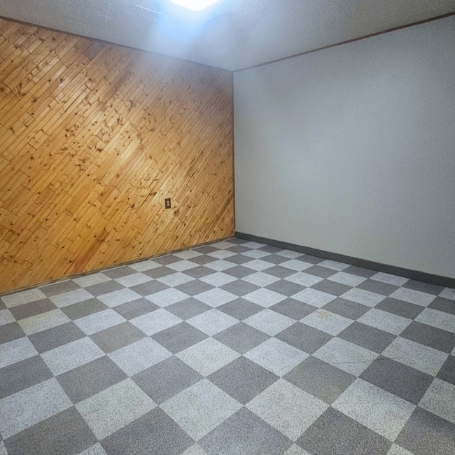 Building Photo - 10904-1093A 93a St