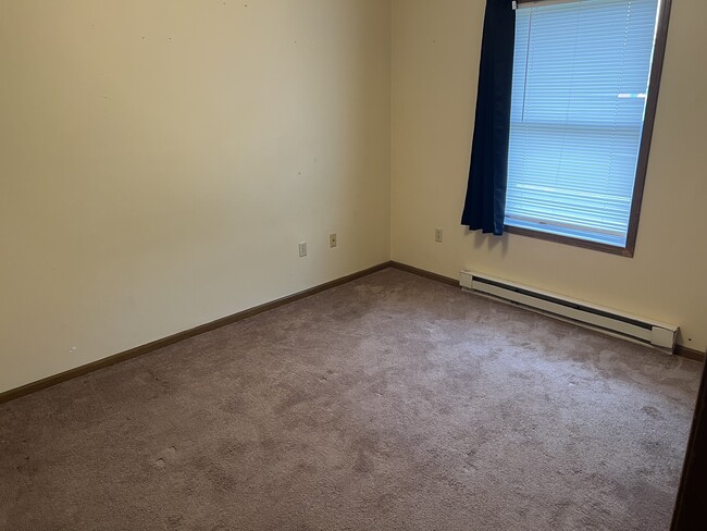 Building Photo - Grandview Property