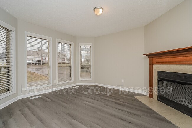 Building Photo - 804 Highland Dr