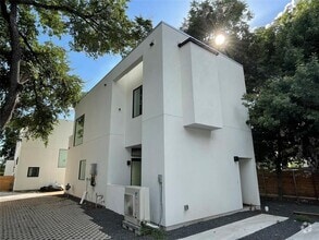 Building Photo - 2601 Canterbury St