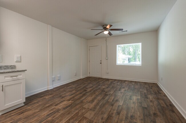 Foto del edificio - 1140 Hunter Pl NW