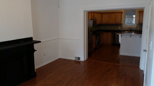 Building Photo - Huge Luxury South Side Home w/ Stainless K...
