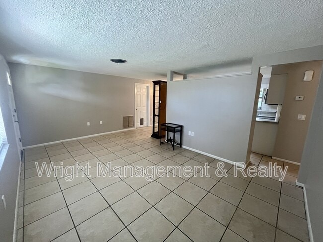 Building Photo - 5033 Farley Dr