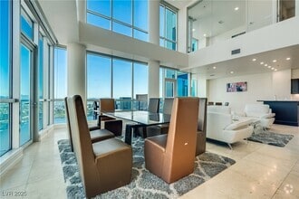 Building Photo - 2700 S Las Vegas Blvd
