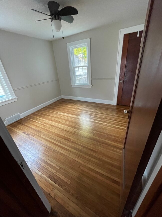 bedroom 2 - 112 Culver Rd