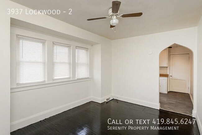 Foto del edificio - 3937 Lockwood-2
