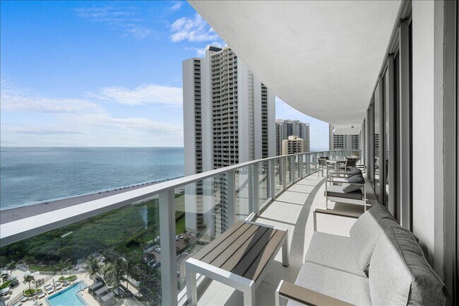 Foto del edificio - 3100 N Ocean Dr