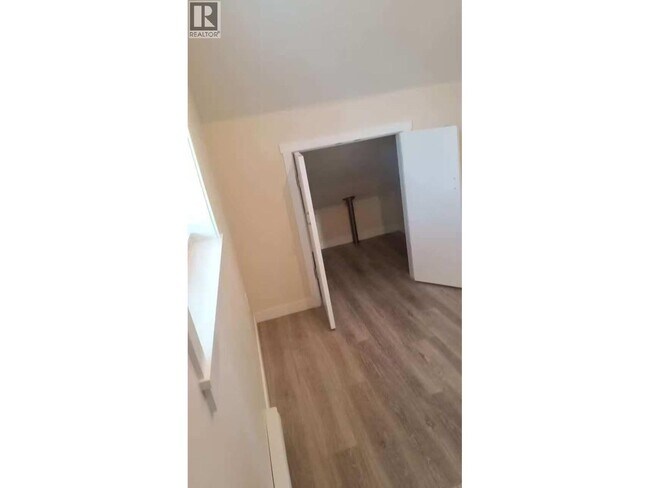 Photo du bâtiment - 53XX Gladstone St