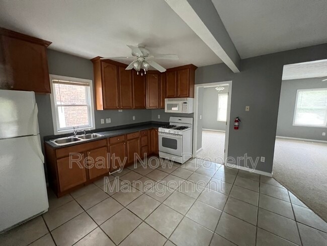 Building Photo - 12224 Fairview Ct