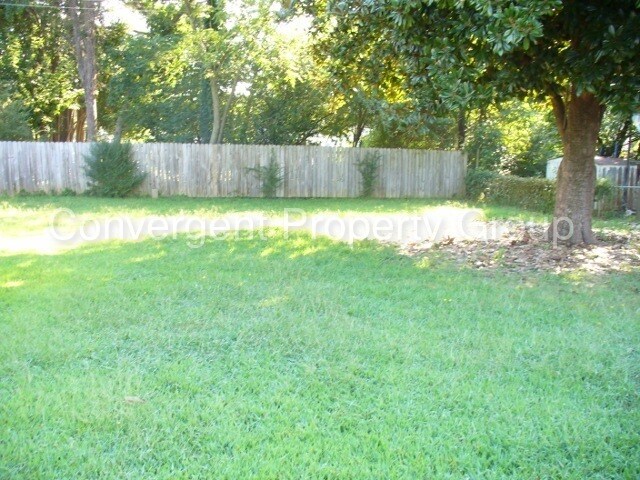Building Photo - 112 Edgewood Dr