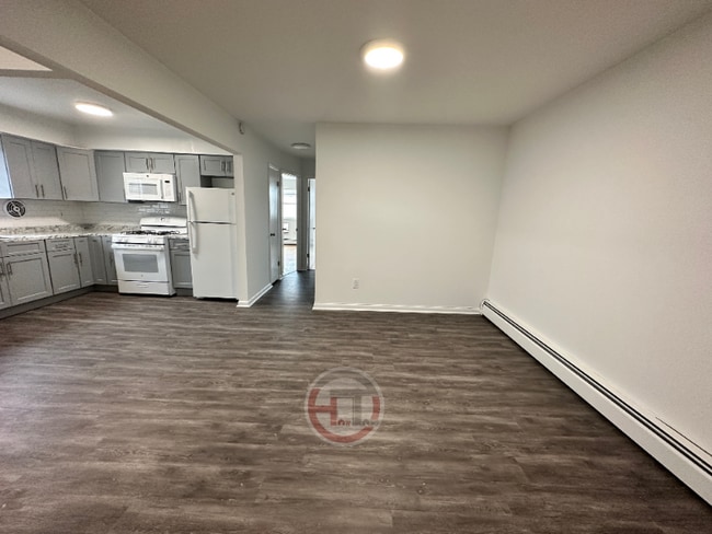 Building Photo - 1605 Mahan Ave