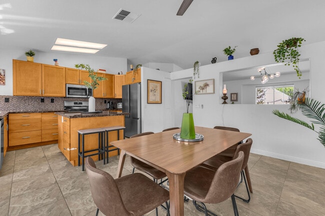 Building Photo - 45460 Coldbrook Ln