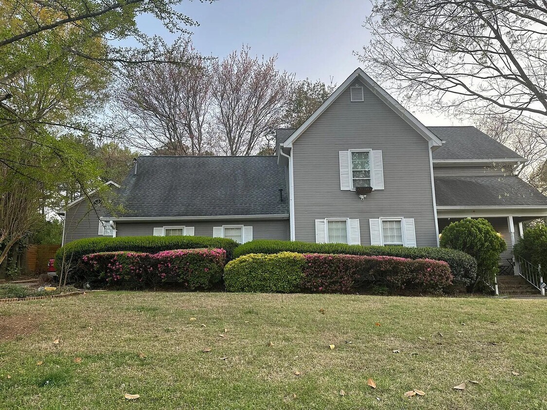 Foto principal - 1105 Sweetwater Cir