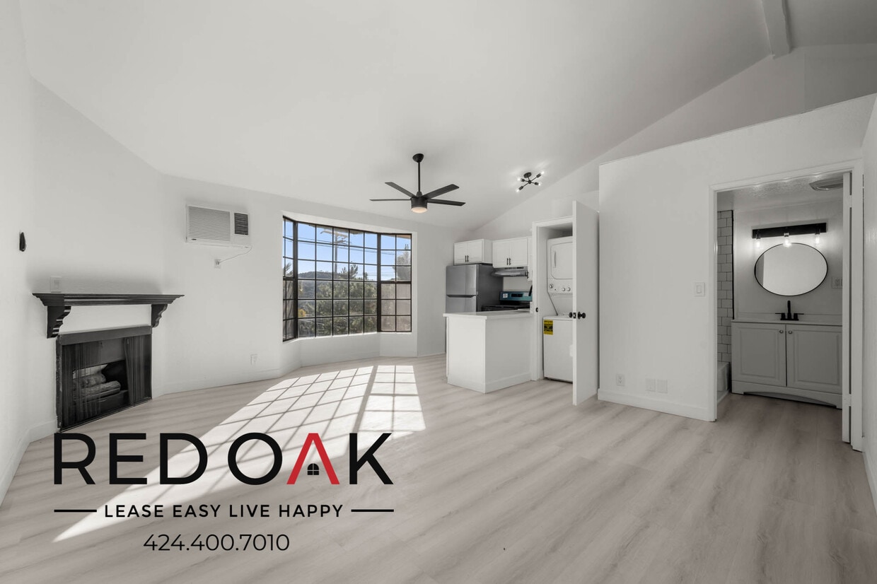 Primary Photo - 1 MONTH FREE! Fabulous One-Bedroom with Va...