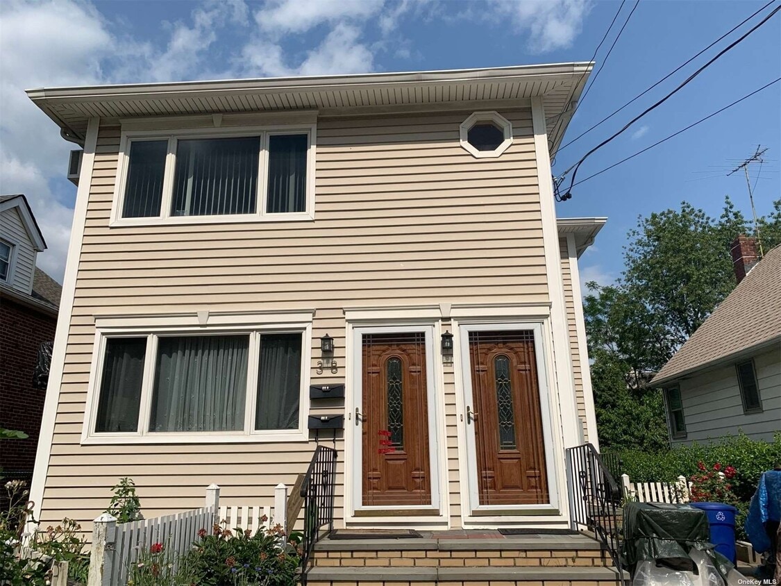 38 Graywood Rd, Port Washington, NY 11050 House Rental in Port