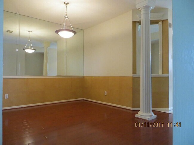 Foto del edificio - 5418 Baslow Dr