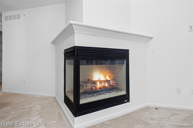 Building Photo - 23102 Alexa Dr