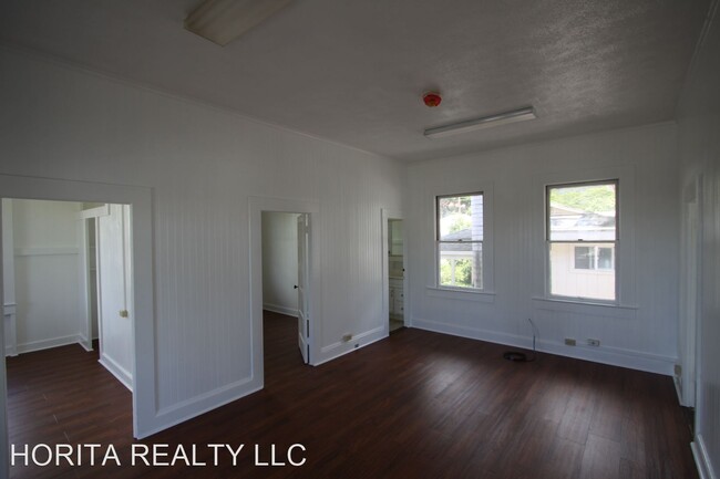 Building Photo - 3 br, 1 bath House - 2302 Pauoa Rd.