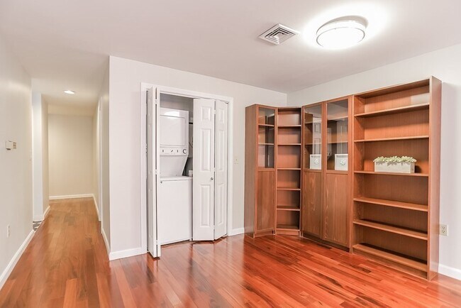 Foto del edificio - 10 Weston Ave