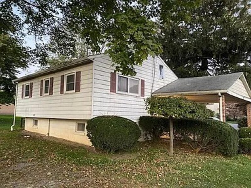 Foto principal - 3413 Lincoln Hwy E