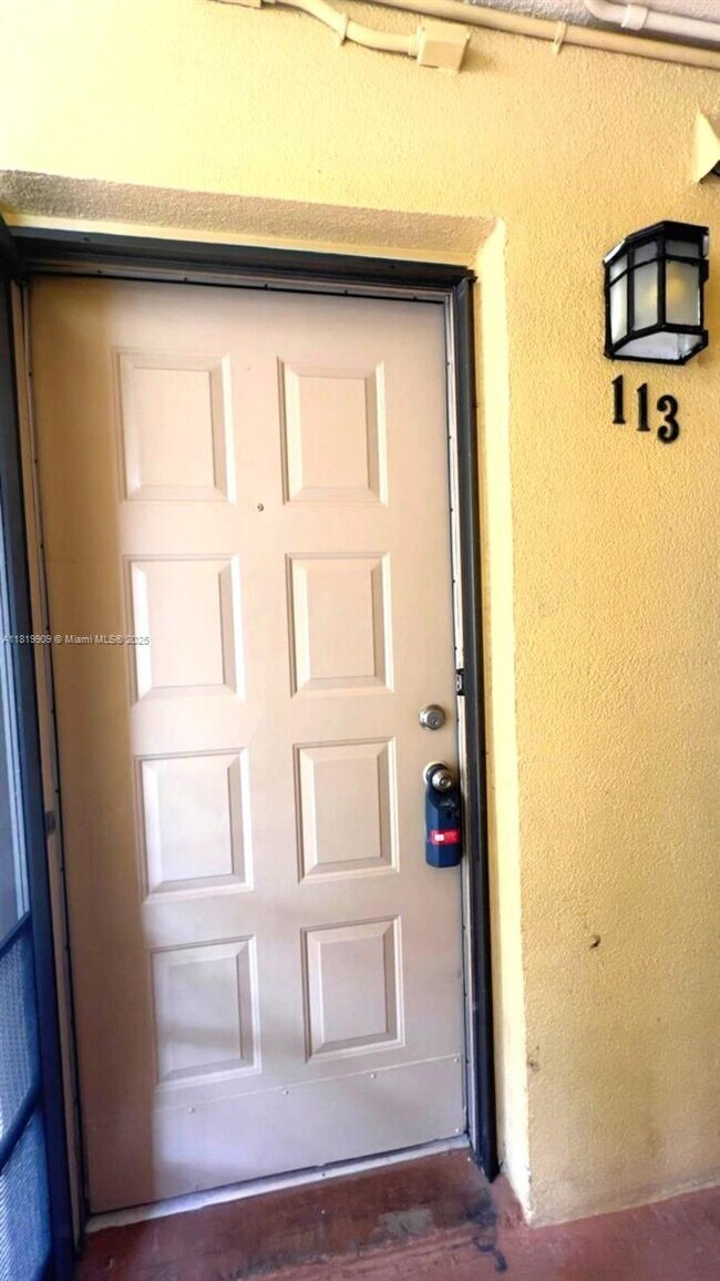 Foto del edificio - 11453 NW 39th Ct