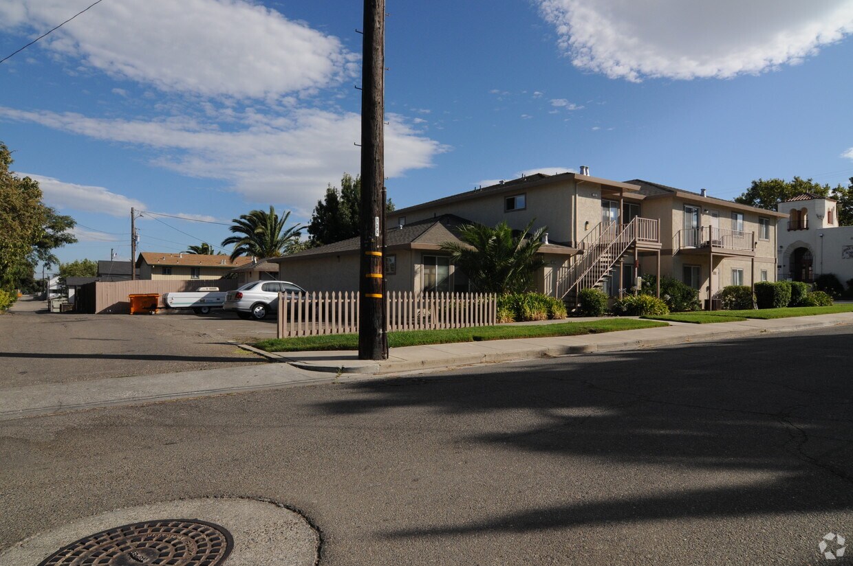 Building Photo - 436-450 Montezuma St