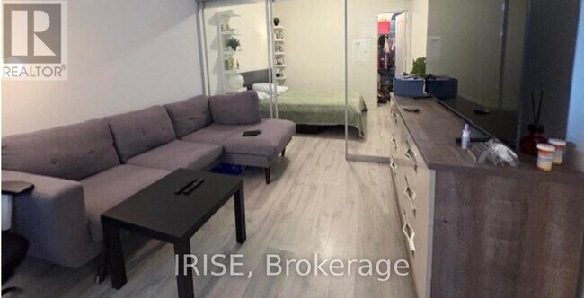 Building Photo - 135 Lower Sherbourne St