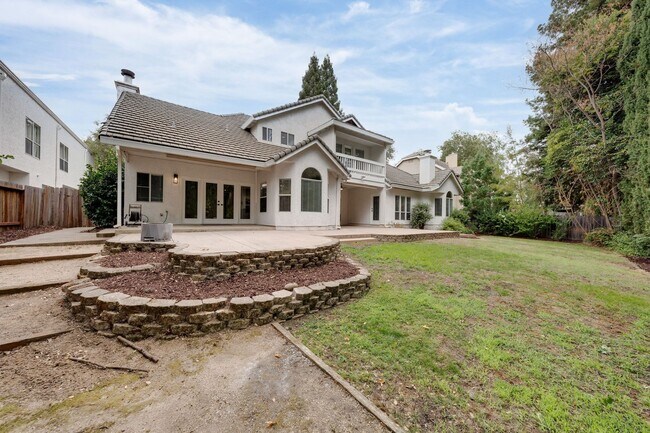 Foto del edificio - 124 Tomlinson Dr