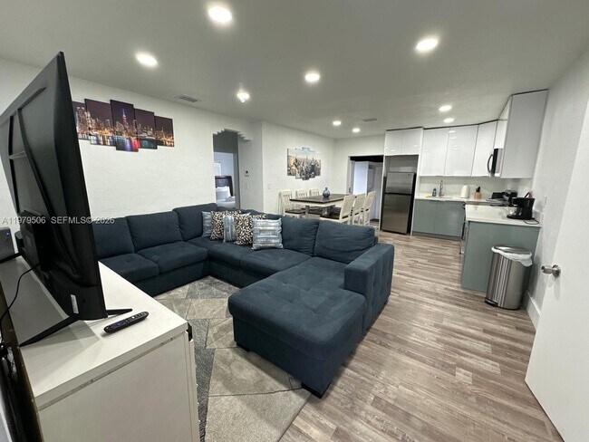 Building Photo - 1376 NW 41st St