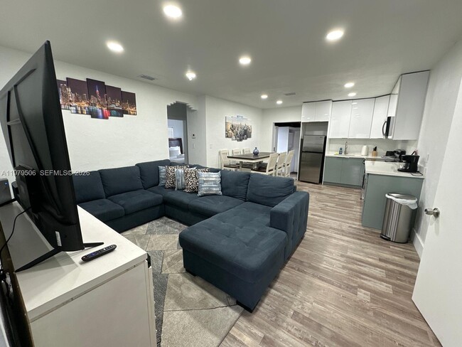 Foto del edificio - 1376 NW 41st St