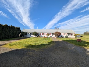 Building Photo - 12965 NE Carl Rd