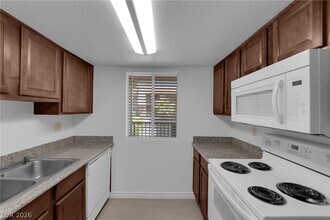 Building Photo - 5295 Indian River Dr