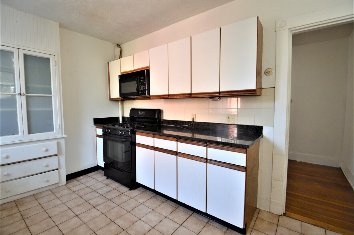 Primary Photo - 48 Linden Pl