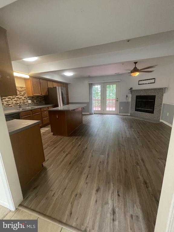 Foto del edificio - 1323 Lindsay Ln