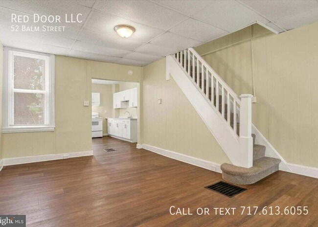 Building Photo - 52 Balm St