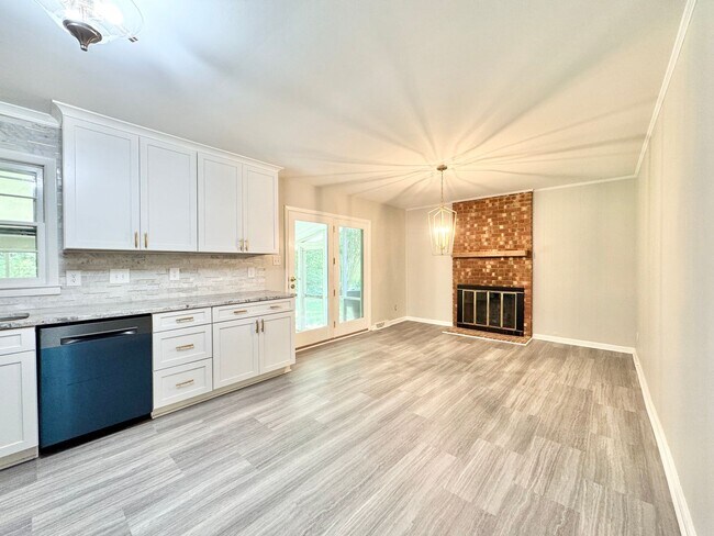 Building Photo - Adorable 3 Bed/2 Bath Off N Holden/Westridge