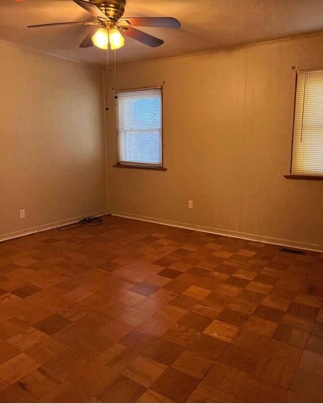 Foto del edificio - 570 Jamestown Ct