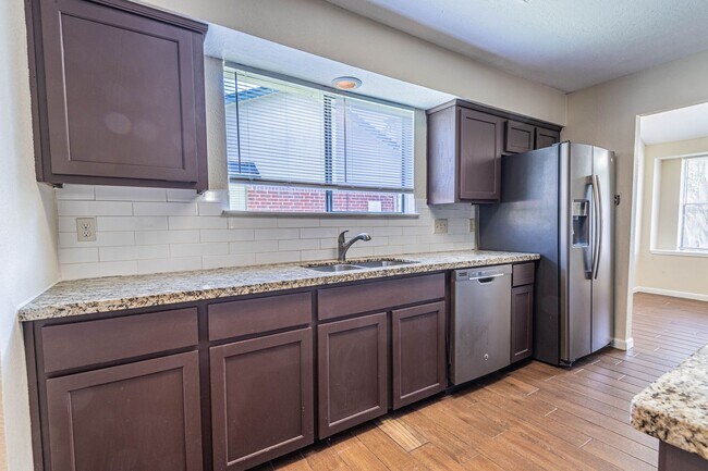 Foto del edificio - 11438 Brook Meadow Dr