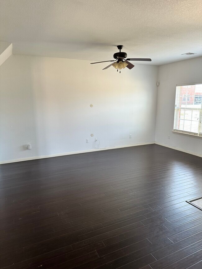 Foto del edificio - 1908 Red Bud Ct