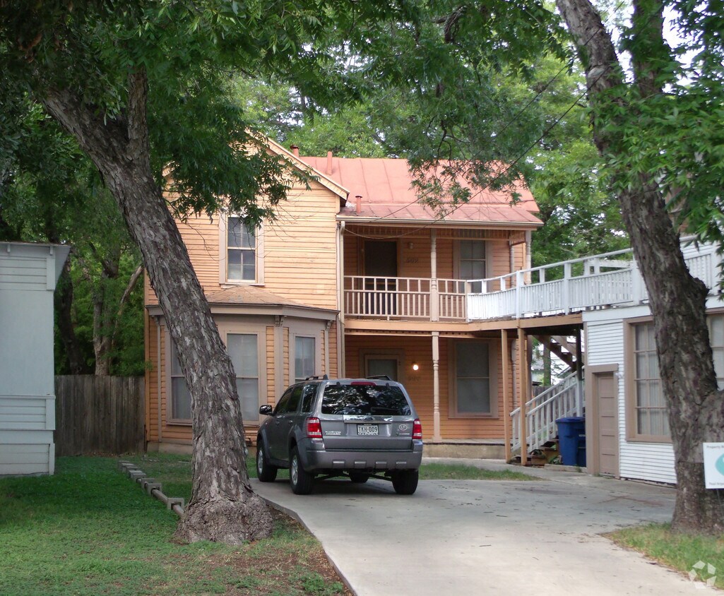 502510 E Guenther St, San Antonio, TX 78210 Apartments in San