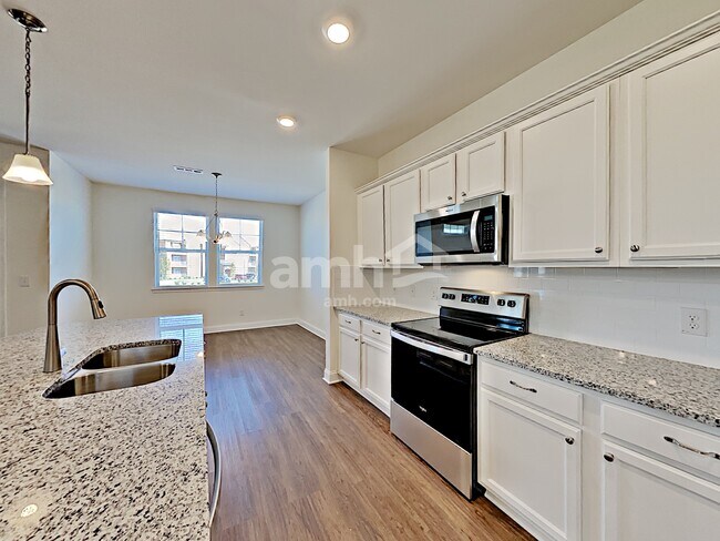 Foto del edificio - 5121 Jack Byrnes Dr