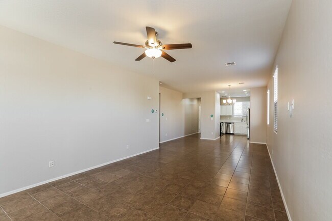 Building Photo - 819 S 176th Ln