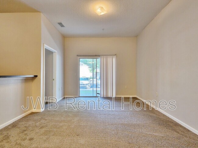Foto del edificio - 5101 Playpen Dr