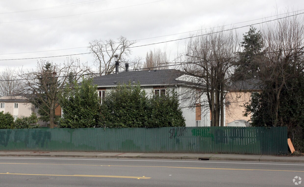 Building Photo - 9928 Des Moines Way S