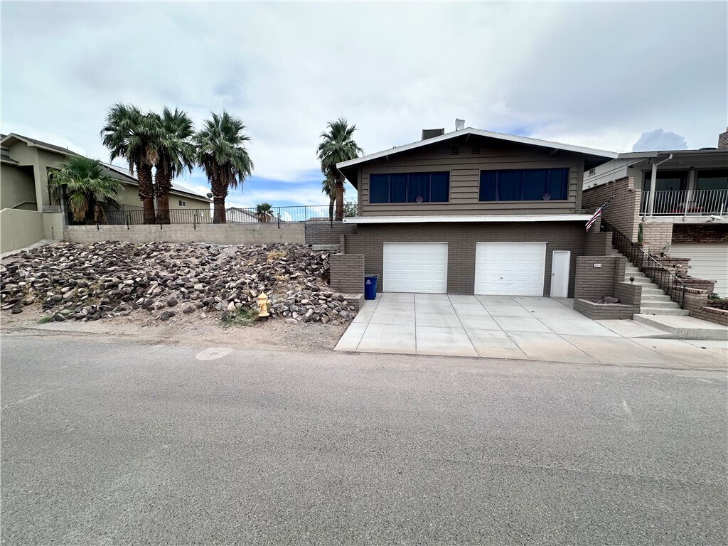 Foto principal - 1470 Riverfront Dr
