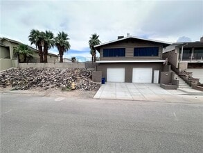 Building Photo - 1470 Riverfront Dr